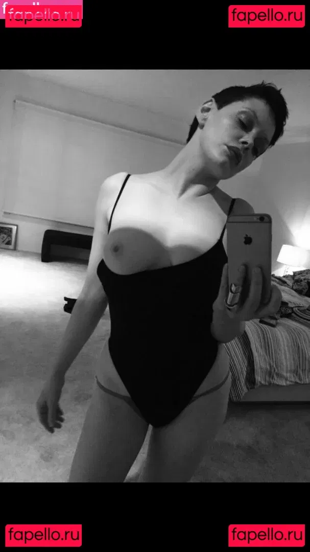 Rose Mcgowan Onlyfans Photo Gallery 