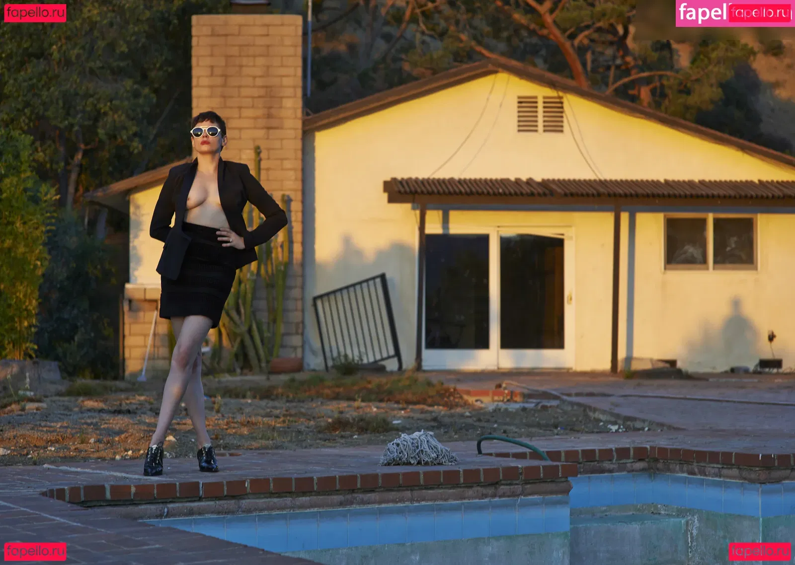 Rose Mcgowan Onlyfans Photo Gallery 