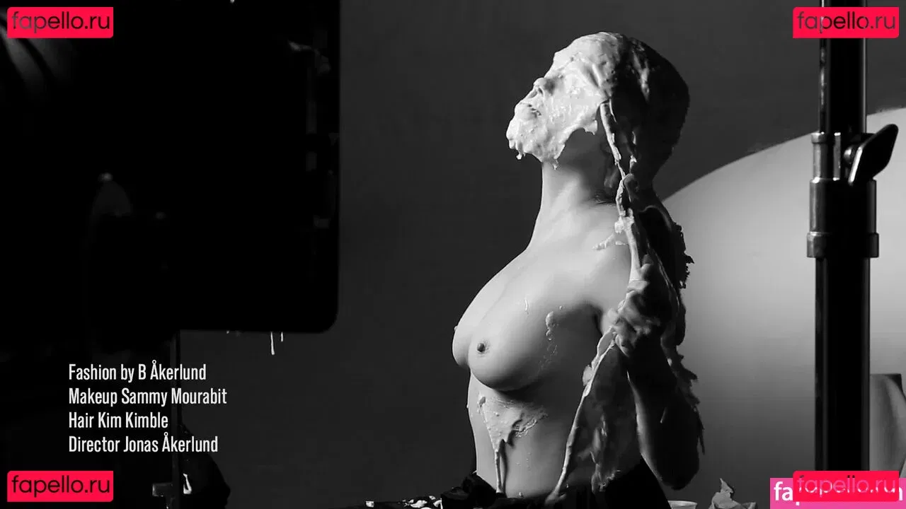 Rose Mcgowan Onlyfans Photo Gallery 