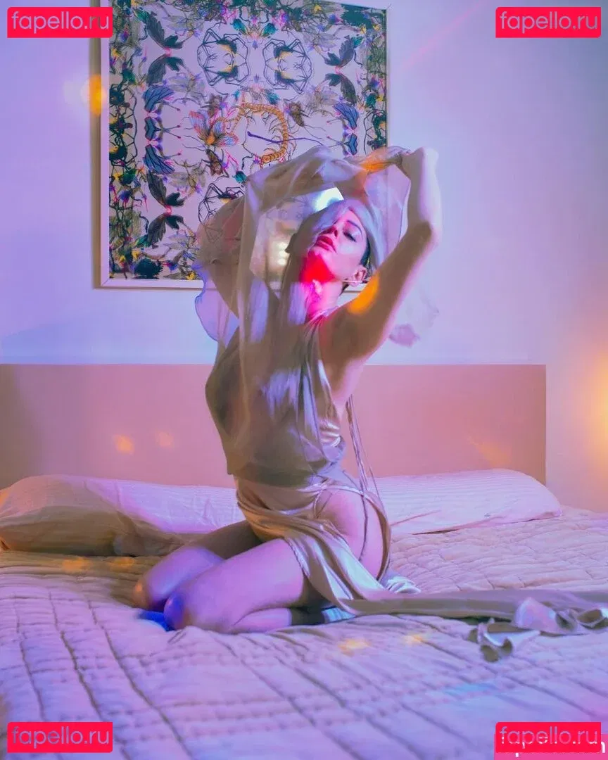 Rose Mcgowan Onlyfans Photo Gallery 