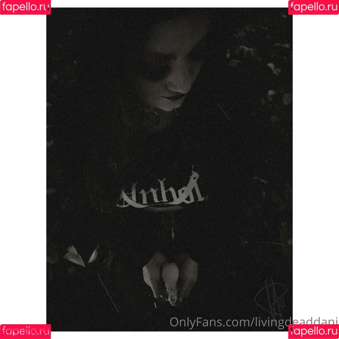 livingdeaddani Onlyfans Photo Gallery 