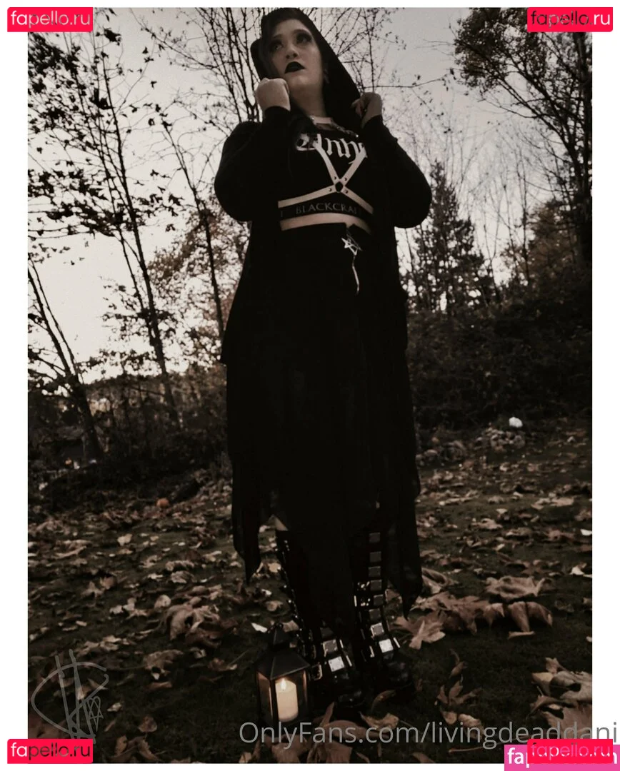 livingdeaddani Onlyfans Photo Gallery 