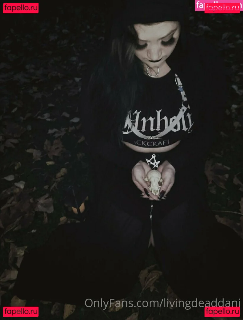 livingdeaddani Onlyfans Photo Gallery 