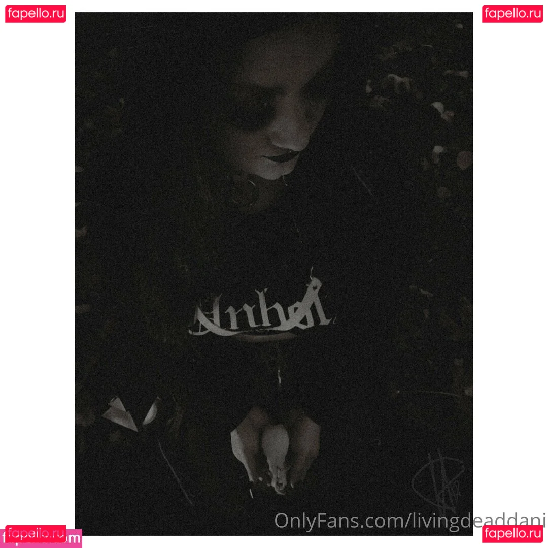 livingdeaddani Onlyfans Photo Gallery 