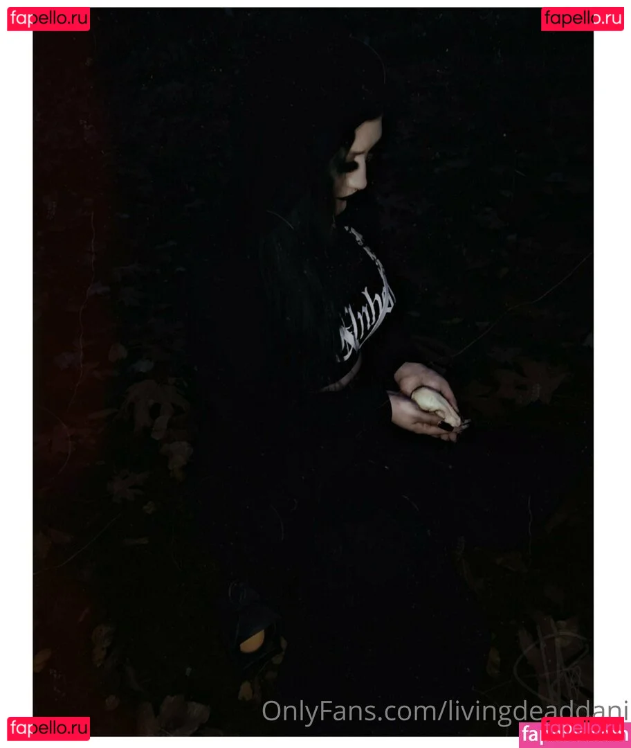 livingdeaddani Onlyfans Photo Gallery 