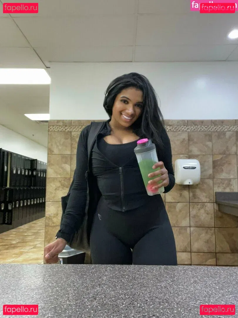 shapedbyshanice Onlyfans Photo Gallery 