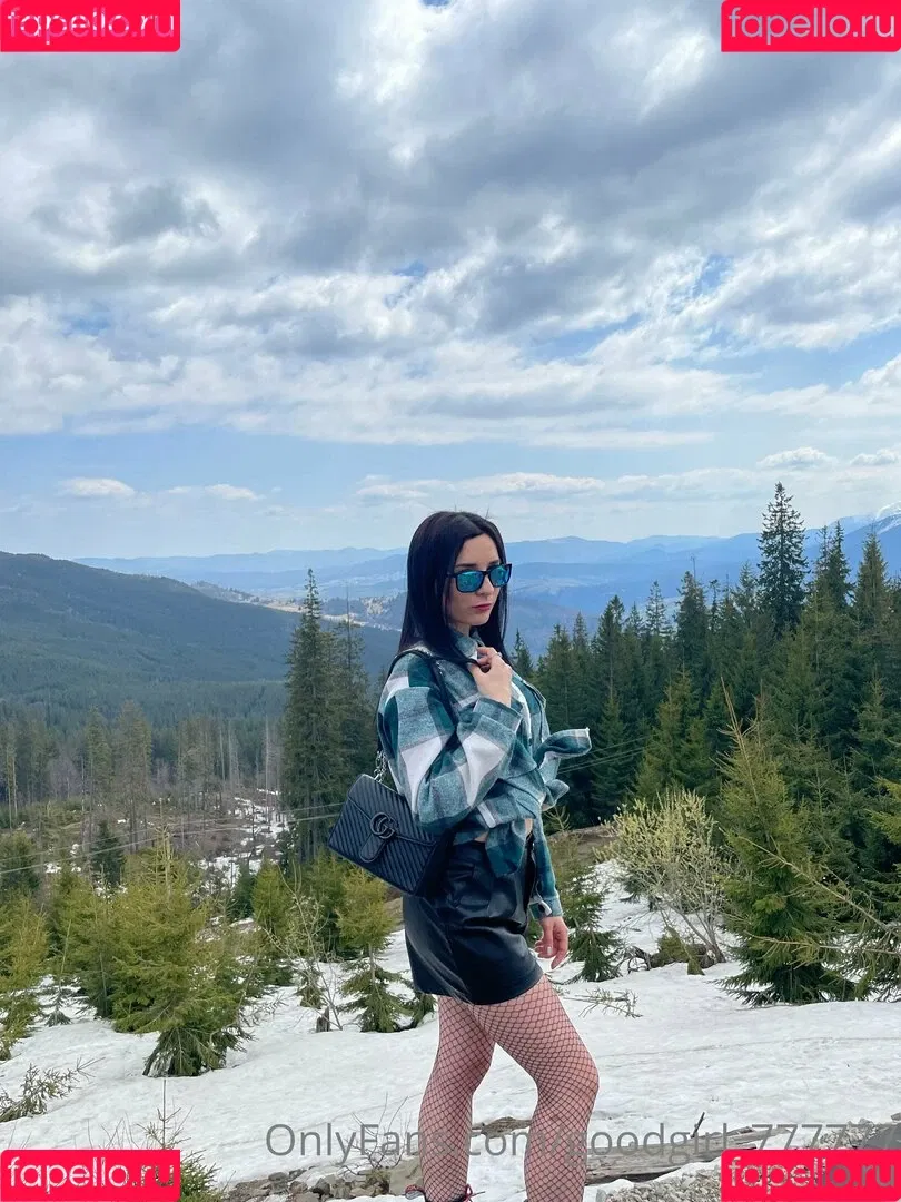 angelina_crystal Onlyfans Photo Gallery 