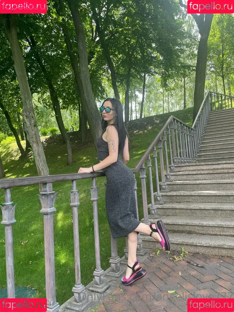 angelina_crystal Onlyfans Photo Gallery 