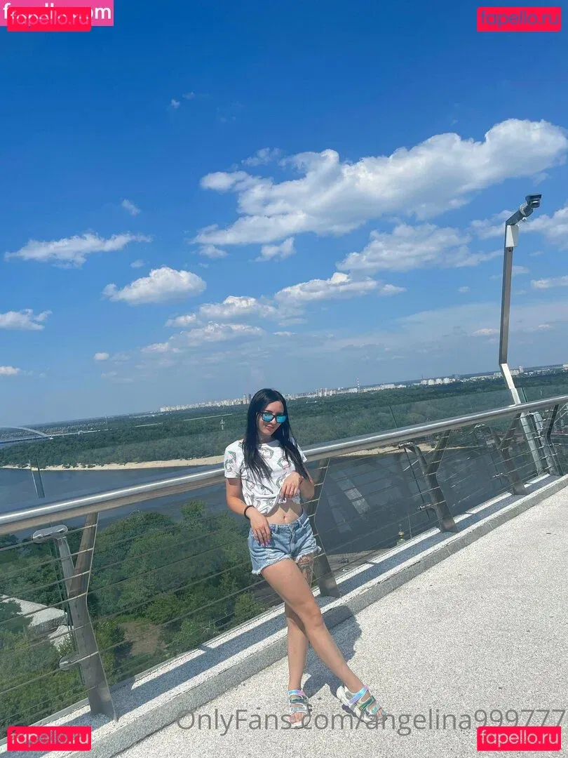 angelina_crystal Onlyfans Photo Gallery 