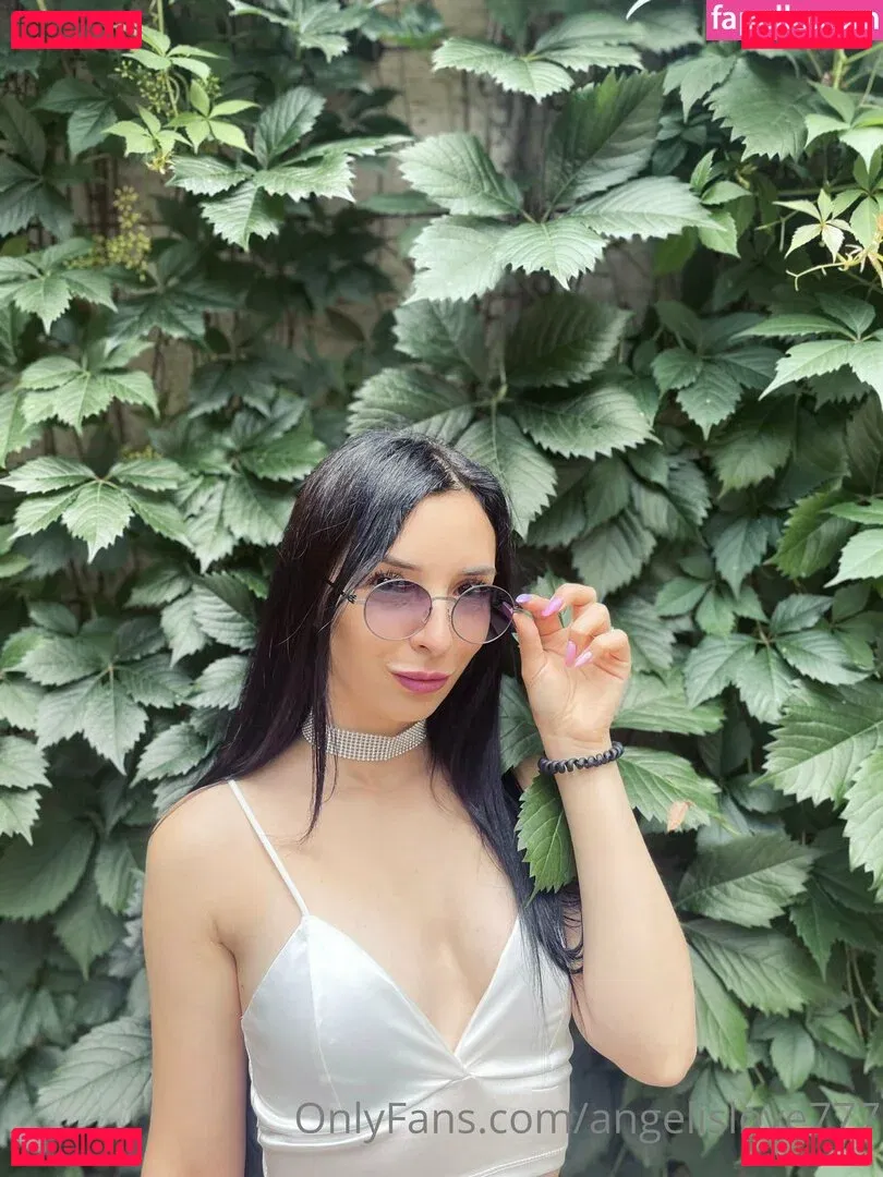 angelina_crystal Onlyfans Photo Gallery 