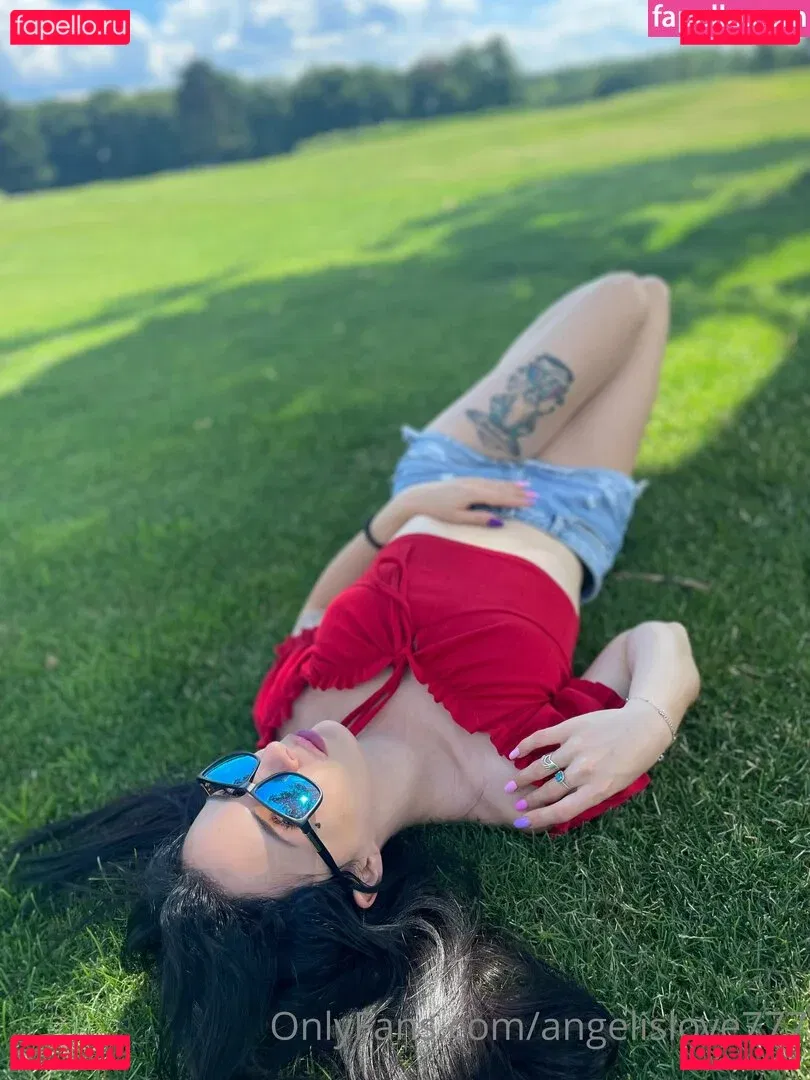 angelina_crystal Onlyfans Photo Gallery 