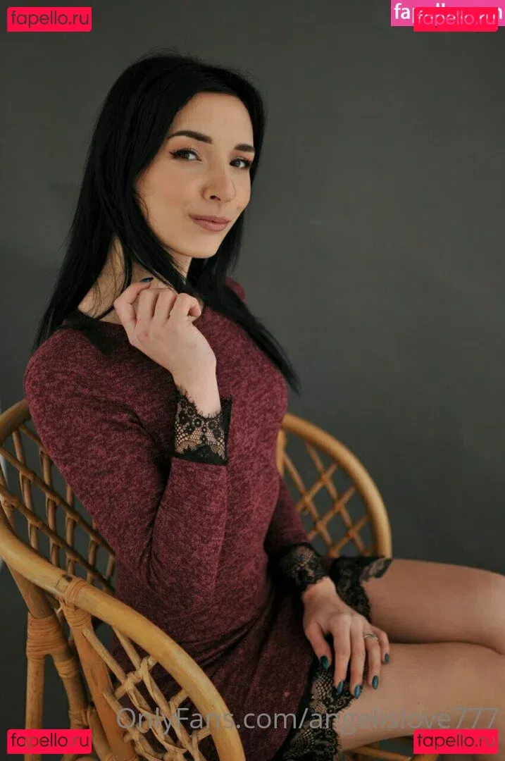 angelina_crystal Onlyfans Photo Gallery 