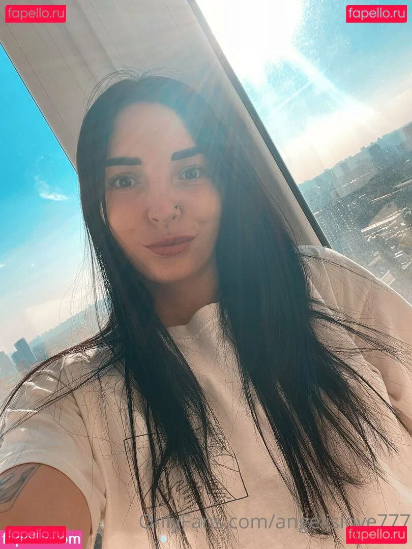 angelina_crystal Onlyfans Photo Gallery 