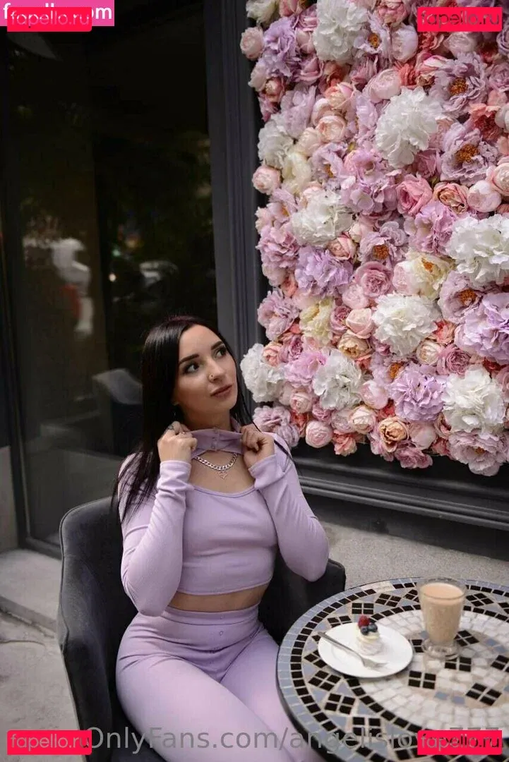 angelina_crystal Onlyfans Photo Gallery 