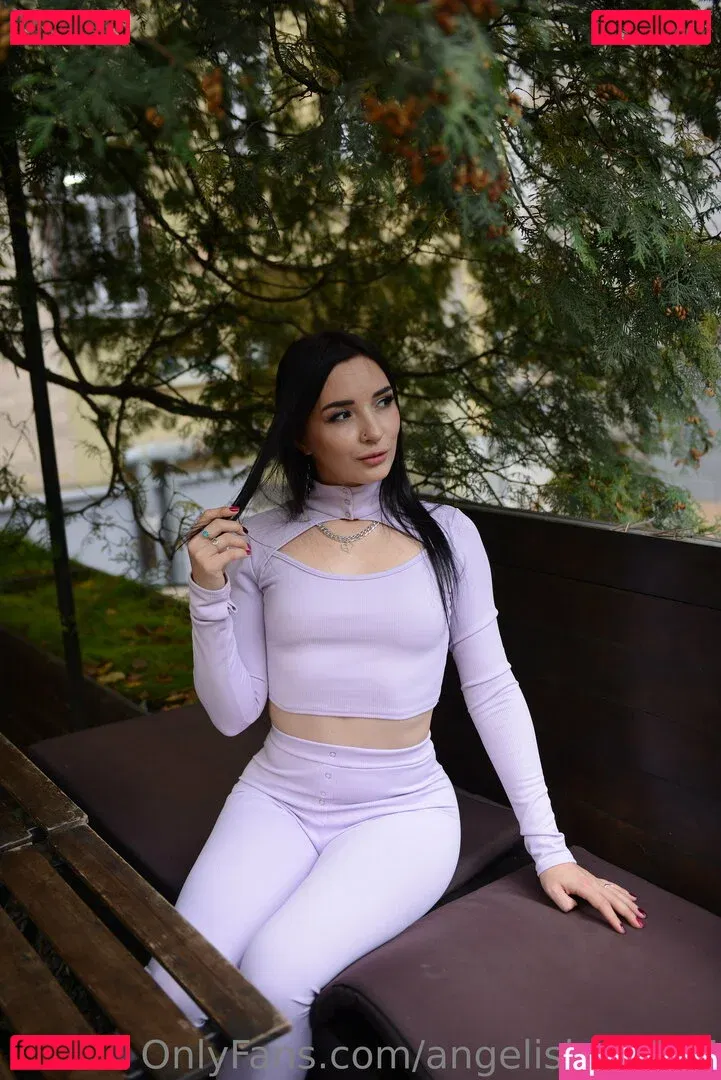 angelina_crystal Onlyfans Photo Gallery 