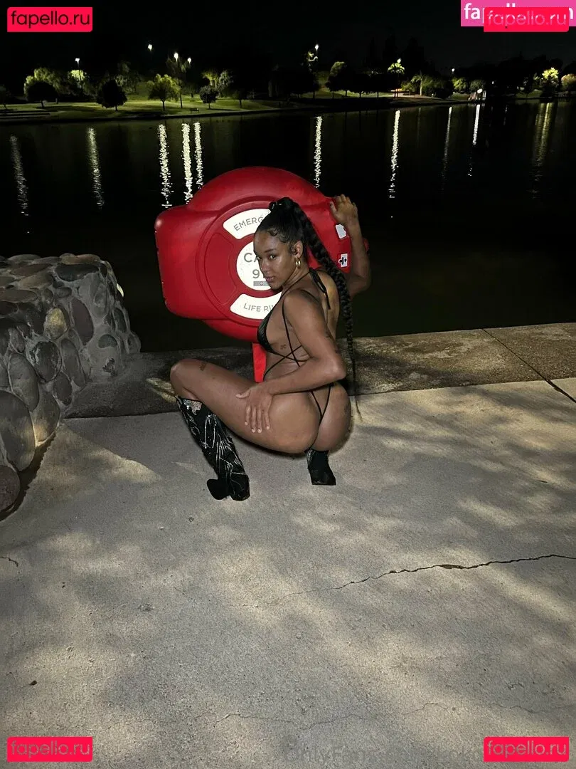 kokoathebrat Onlyfans Photo Gallery 