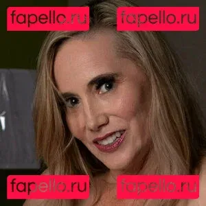 Lilly James Onlyfans Photo Gallery 