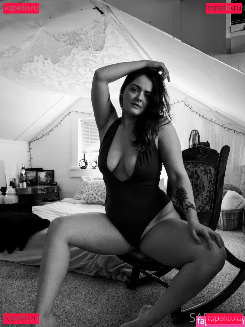 SarahCJB Onlyfans Photo Gallery 