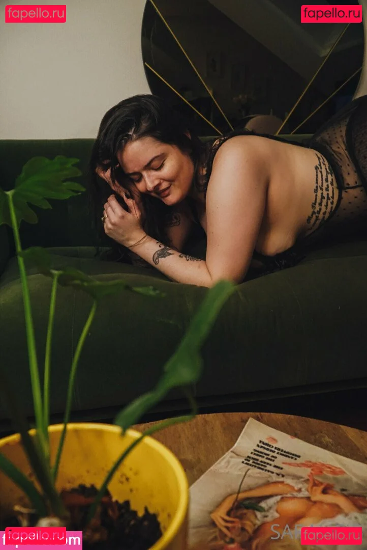 SarahCJB Onlyfans Photo Gallery 