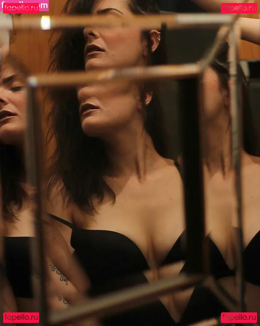 SarahCJB Onlyfans Photo Gallery 