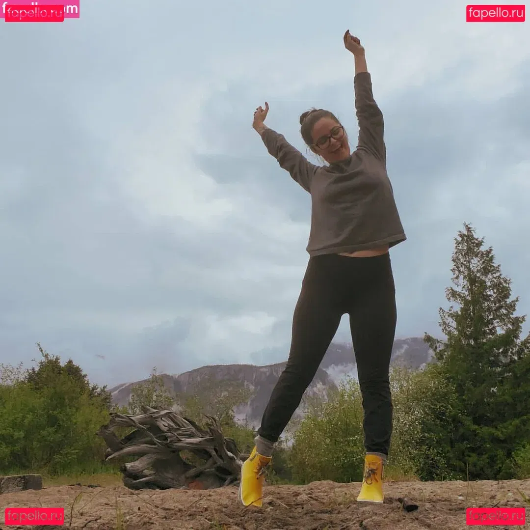 SarahCJB Onlyfans Photo Gallery 