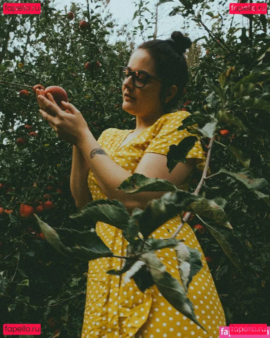 SarahCJB Onlyfans Photo Gallery 