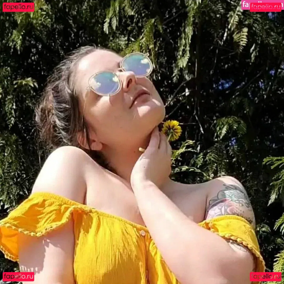 SarahCJB Onlyfans Photo Gallery 