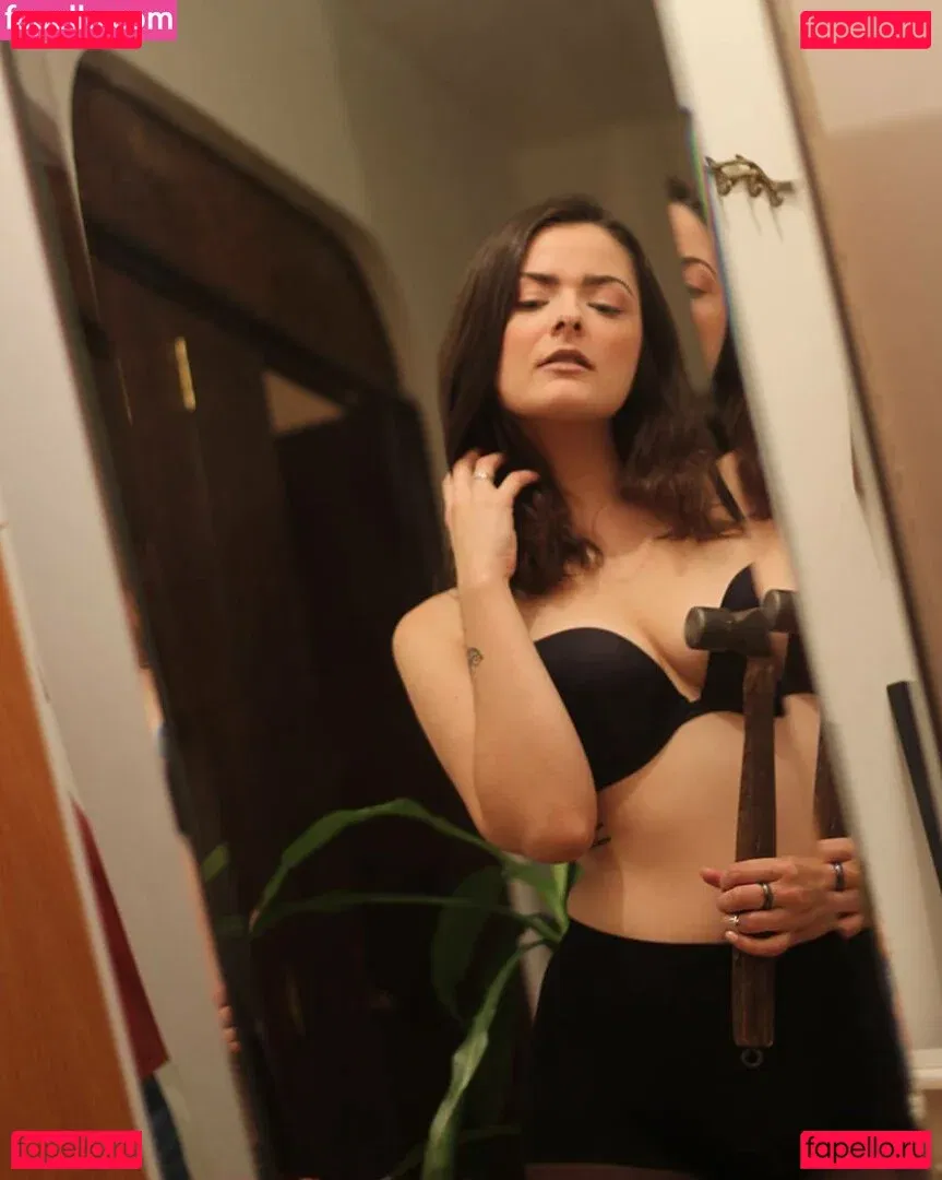 SarahCJB Onlyfans Photo Gallery 