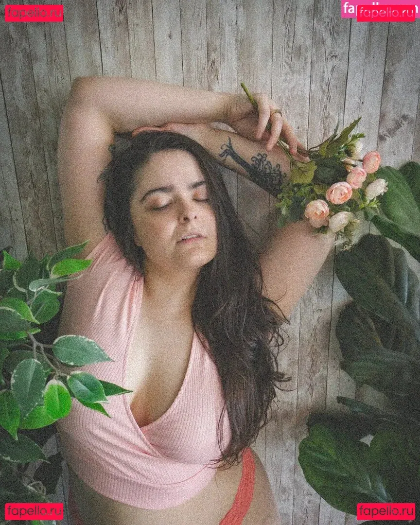 SarahCJB Onlyfans Photo Gallery 