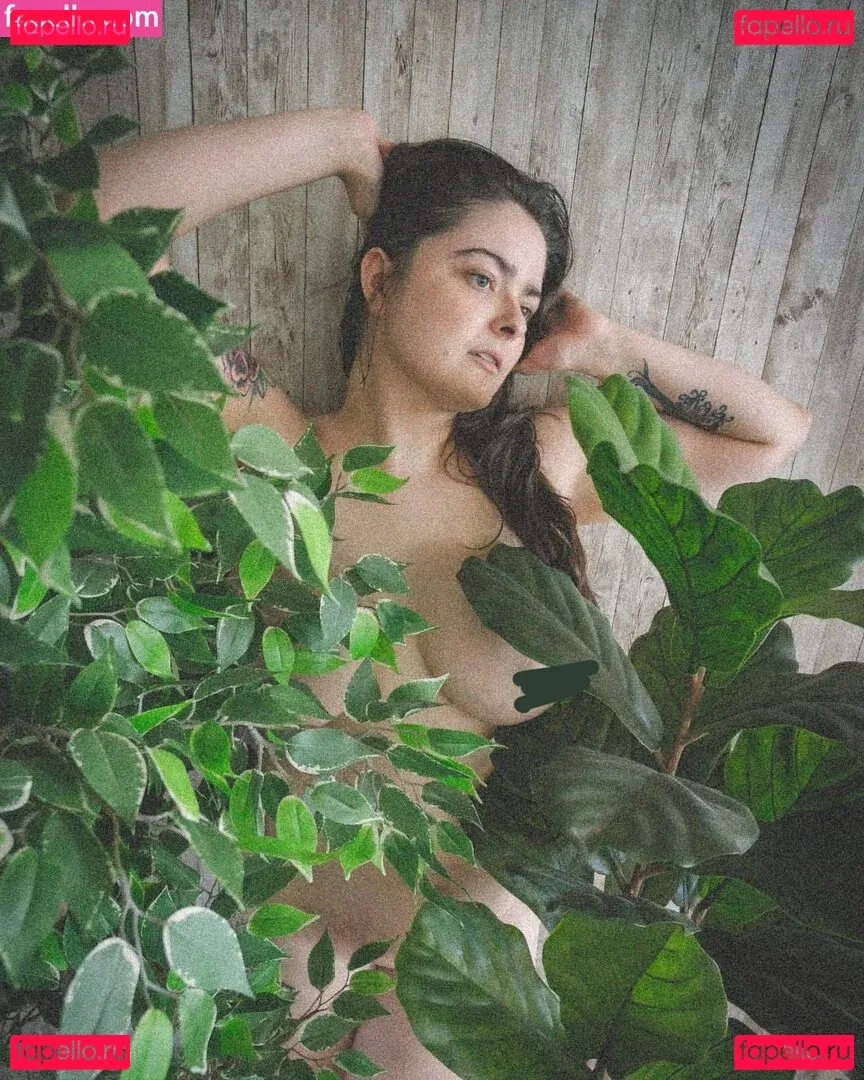 SarahCJB Onlyfans Photo Gallery 