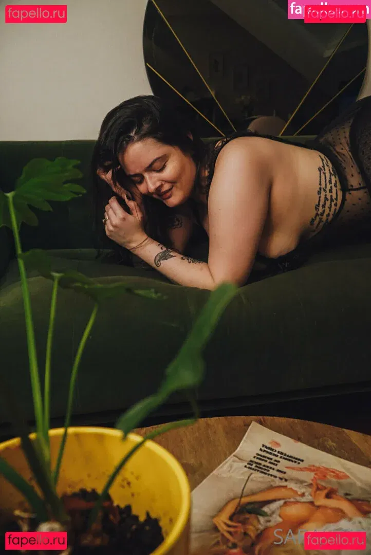 SarahCJB Onlyfans Photo Gallery 