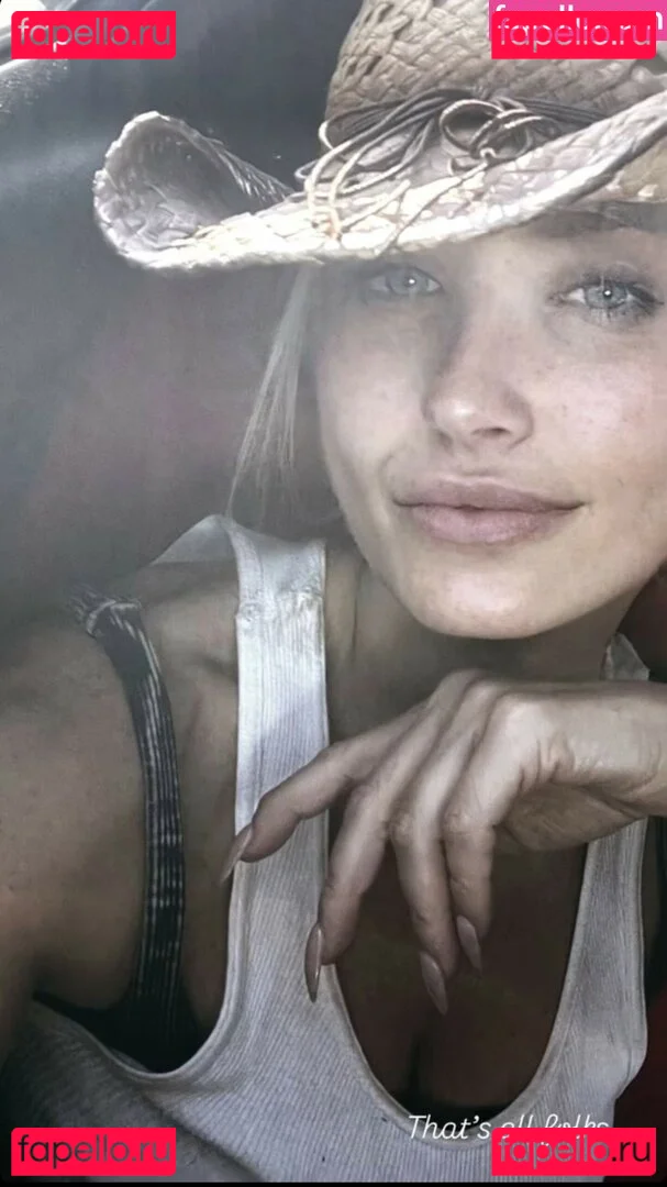 Nicky Whelan Onlyfans Photo Gallery 