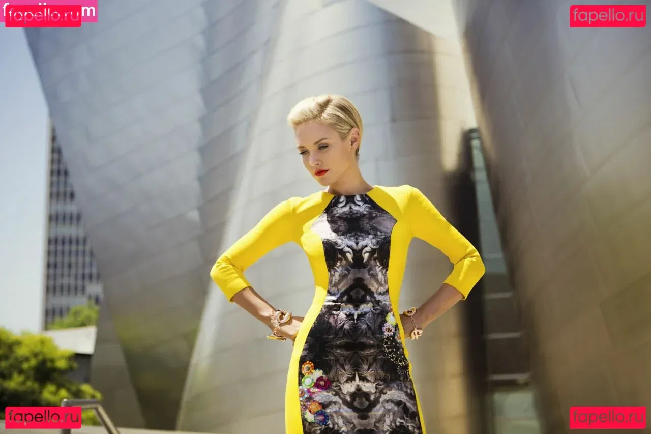 Nicky Whelan Onlyfans Photo Gallery 