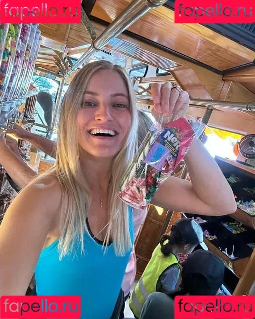 iJustine Onlyfans Photo Gallery 