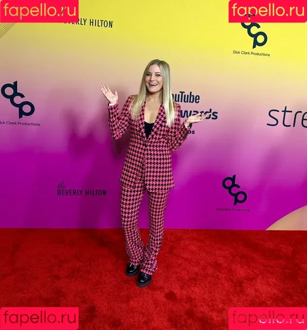 iJustine Onlyfans Photo Gallery 