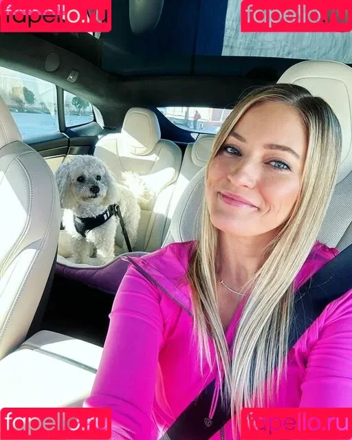 iJustine Onlyfans Photo Gallery 