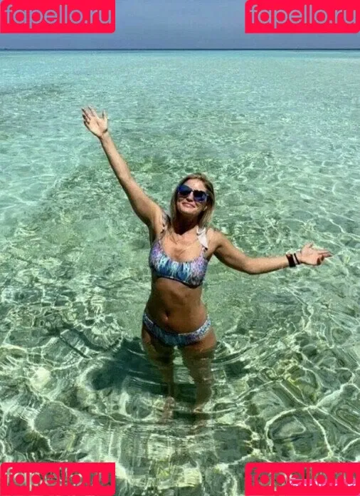 iJustine Onlyfans Photo Gallery 