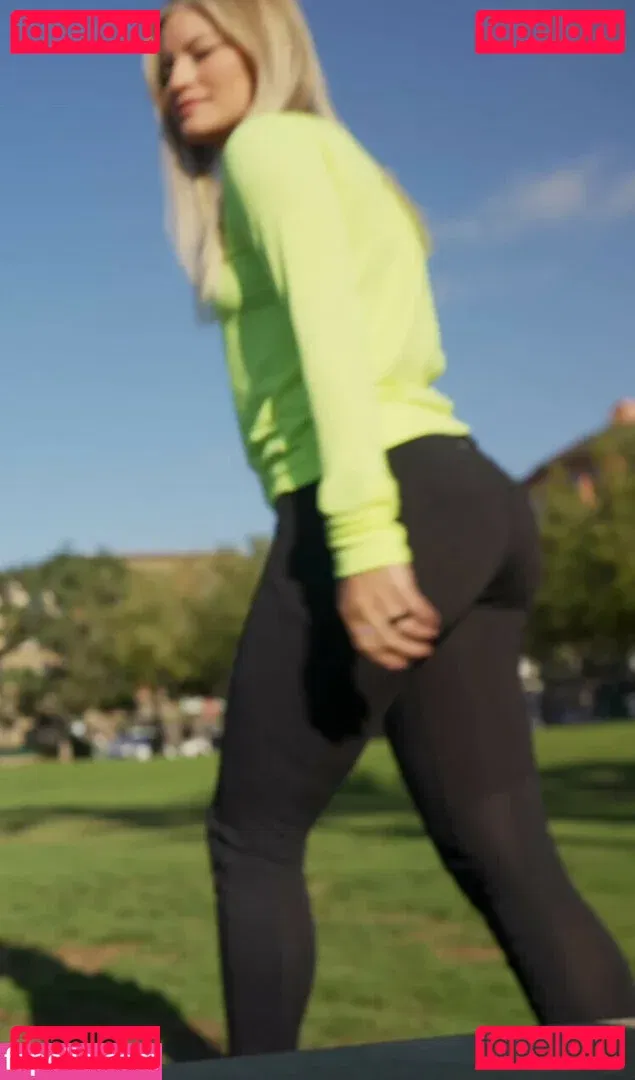 iJustine Onlyfans Photo Gallery 