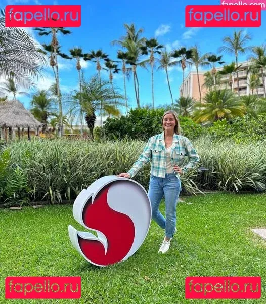 iJustine Onlyfans Photo Gallery 