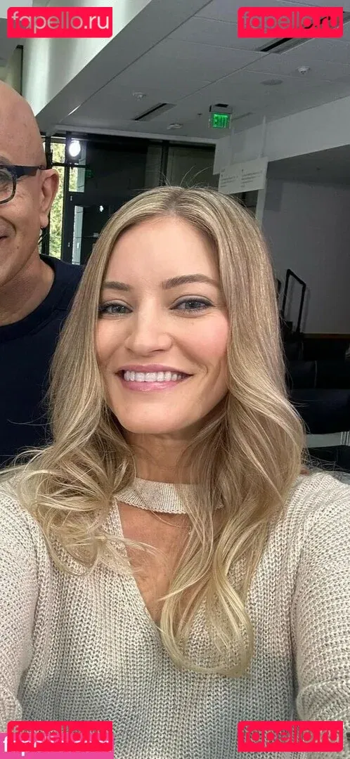 iJustine Onlyfans Photo Gallery 