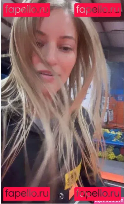 iJustine Onlyfans Photo Gallery 