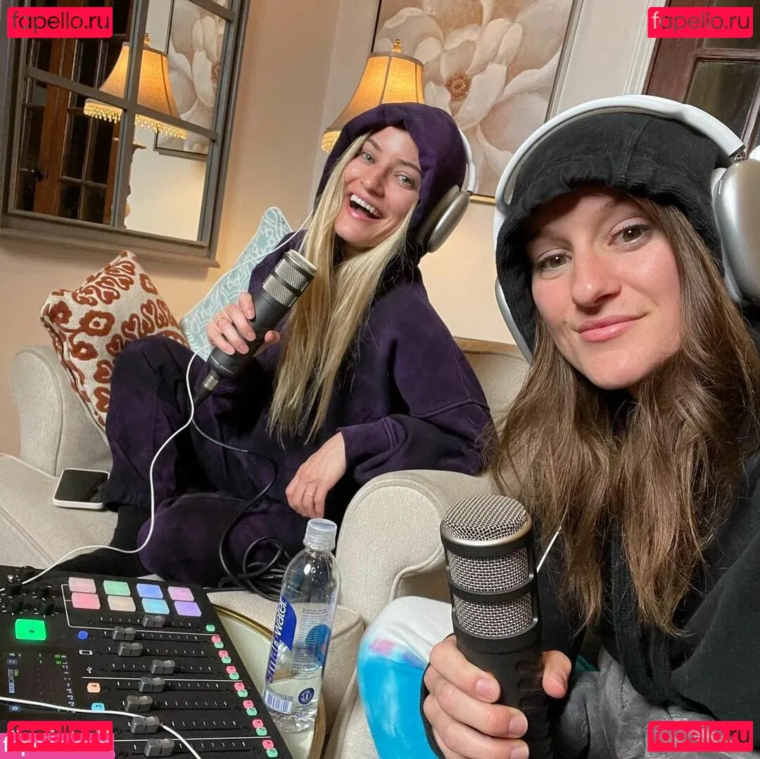 iJustine Onlyfans Photo Gallery 