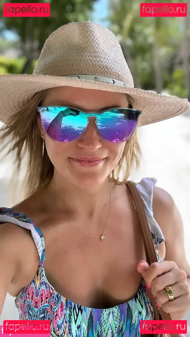 iJustine Onlyfans Photo Gallery 