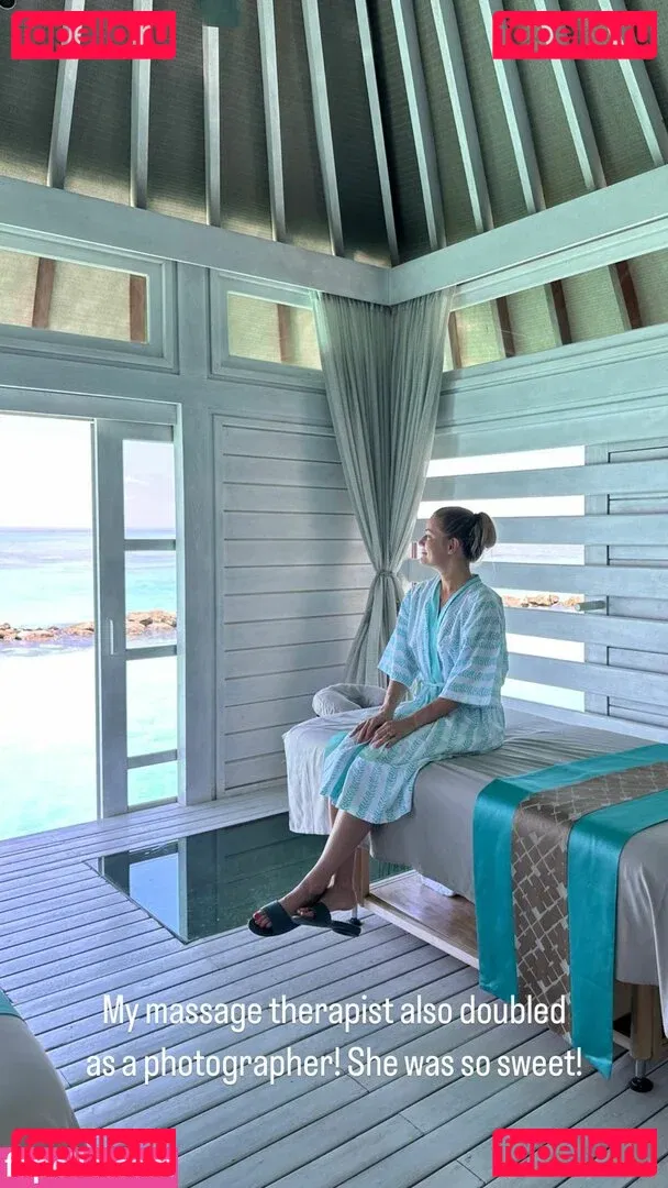 iJustine Onlyfans Photo Gallery 