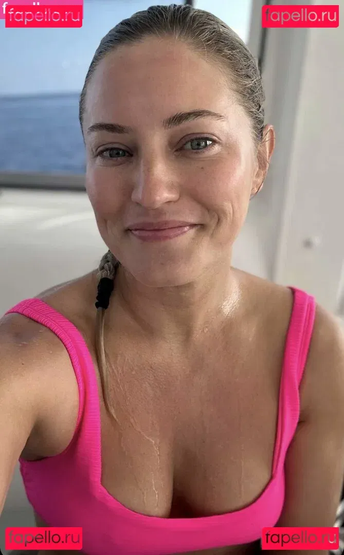 iJustine Onlyfans Photo Gallery 