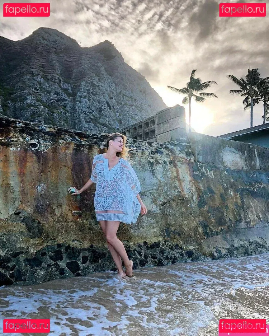 iJustine Onlyfans Photo Gallery 