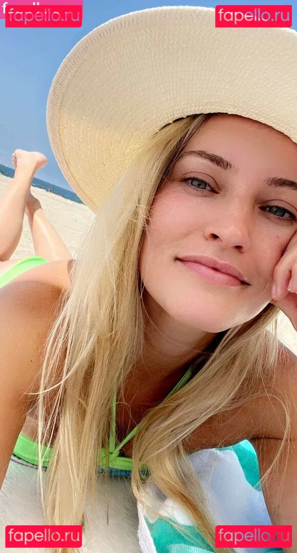 iJustine Onlyfans Photo Gallery 