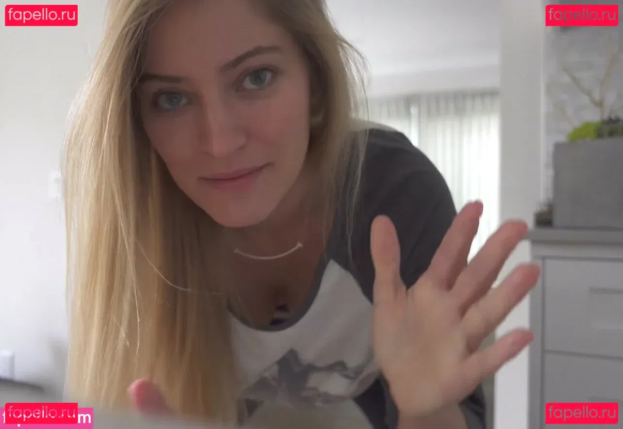 iJustine Onlyfans Photo Gallery 