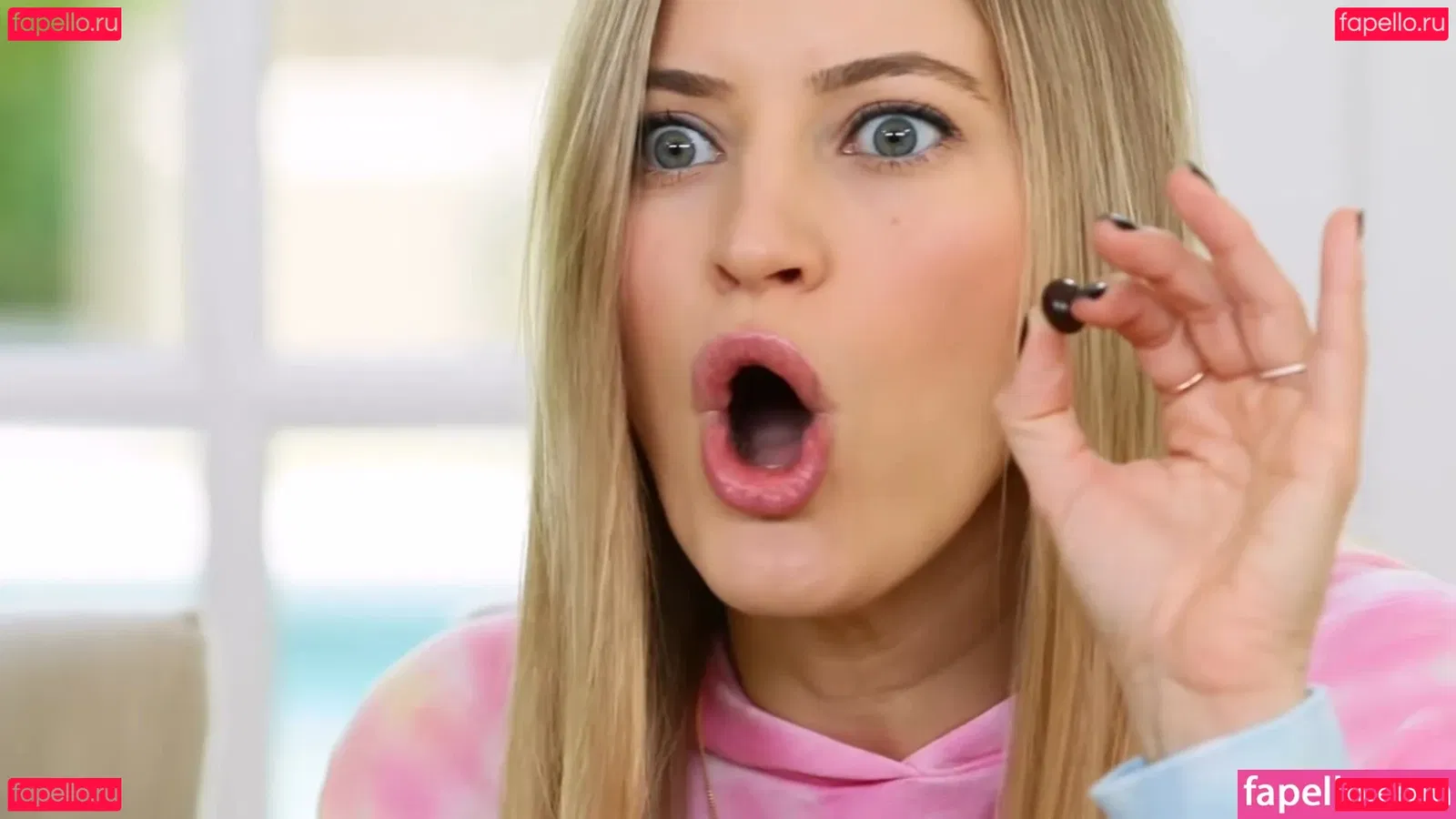 iJustine Onlyfans Photo Gallery 