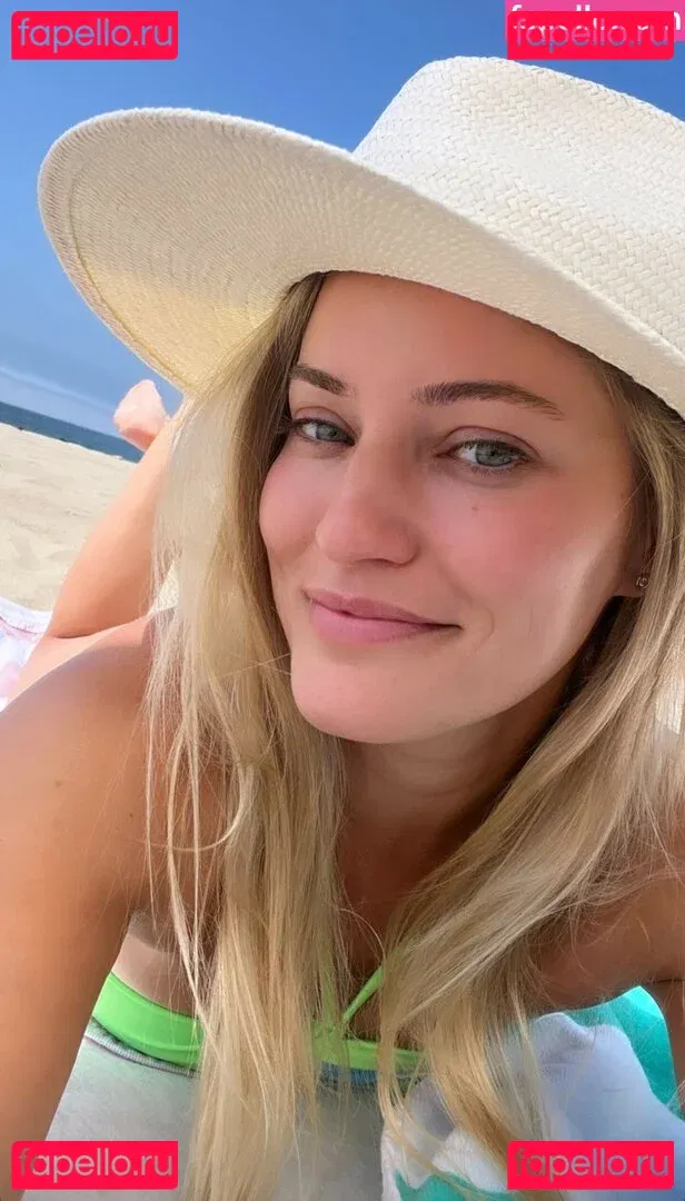 iJustine Onlyfans Photo Gallery 